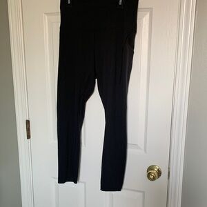 Excellent condition never worn Lulumon Black High-Rise Leggings